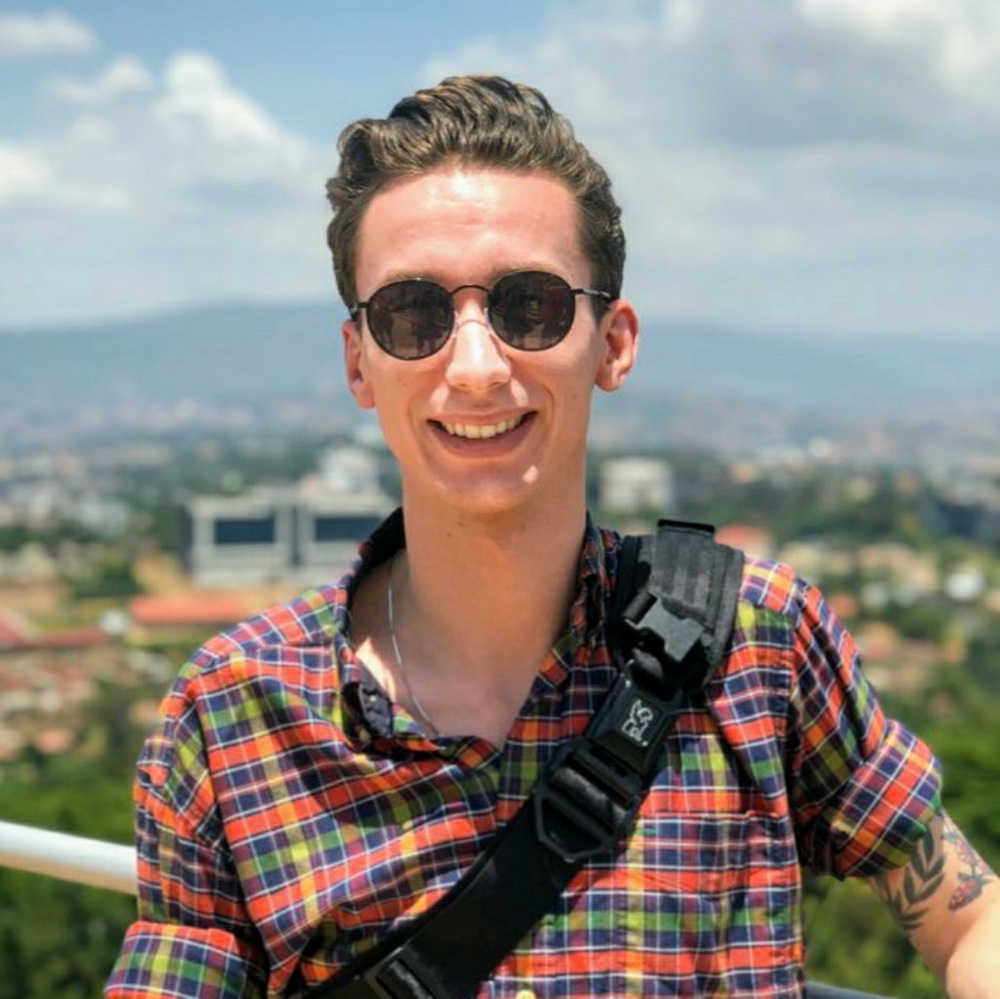 Meet your Posher, Zach